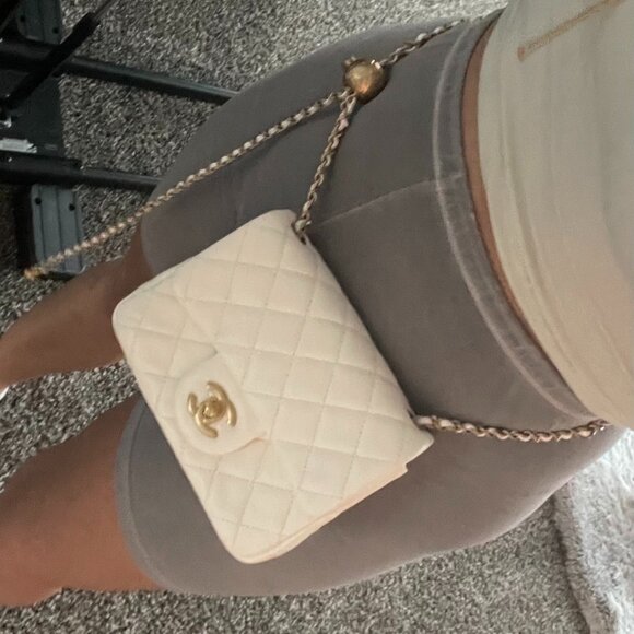 Chanel Classic Lambskin Quilted CC Pearl Crush Mini Flap White Bag - Picture 4 of 11